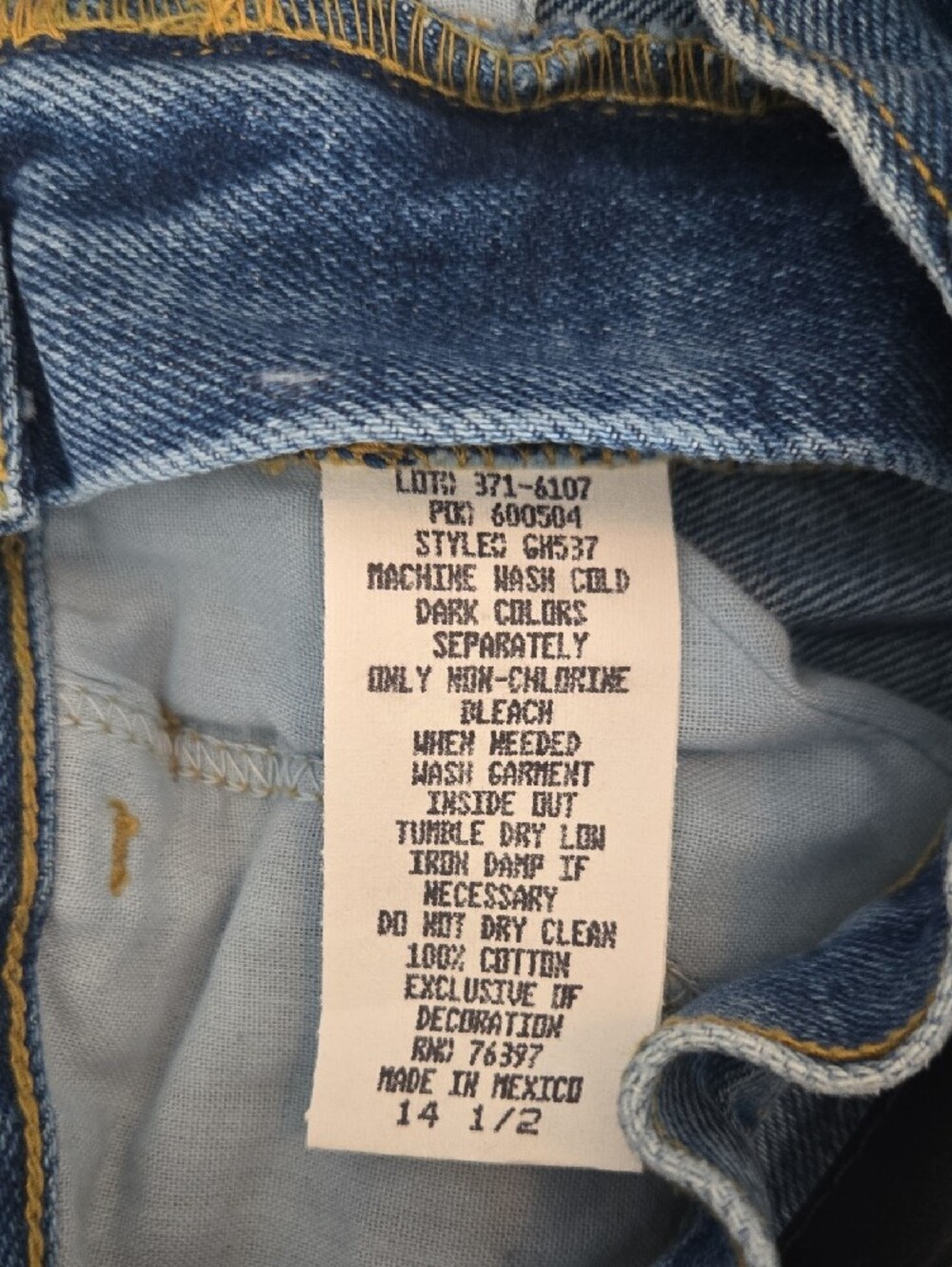Vintage Warner Bros. Tweety Blue Denim High-Rise Shorts with Brown Belt - Picture 3 of 10